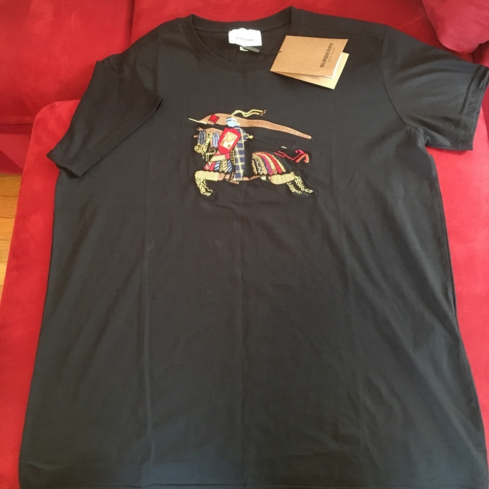 Burberry embroidered logo black Tee-shirt size 3XL but fits like an XL. New